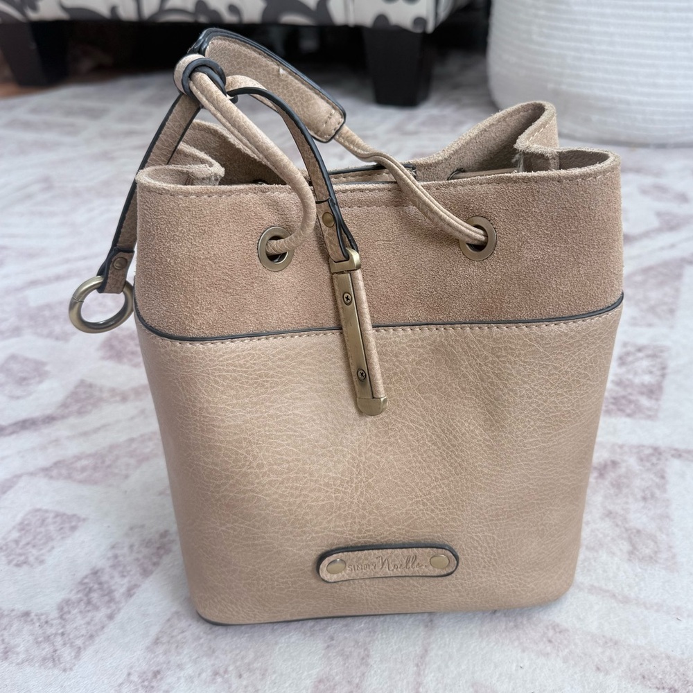 Simply Noelle Tan Leather Shoulder Bag